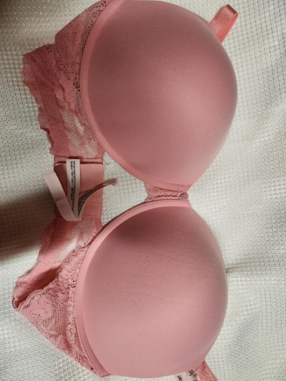 NWT Victoria Secret Pink Blush Lace Push Up Bra Sz 38DDD MSRP $65